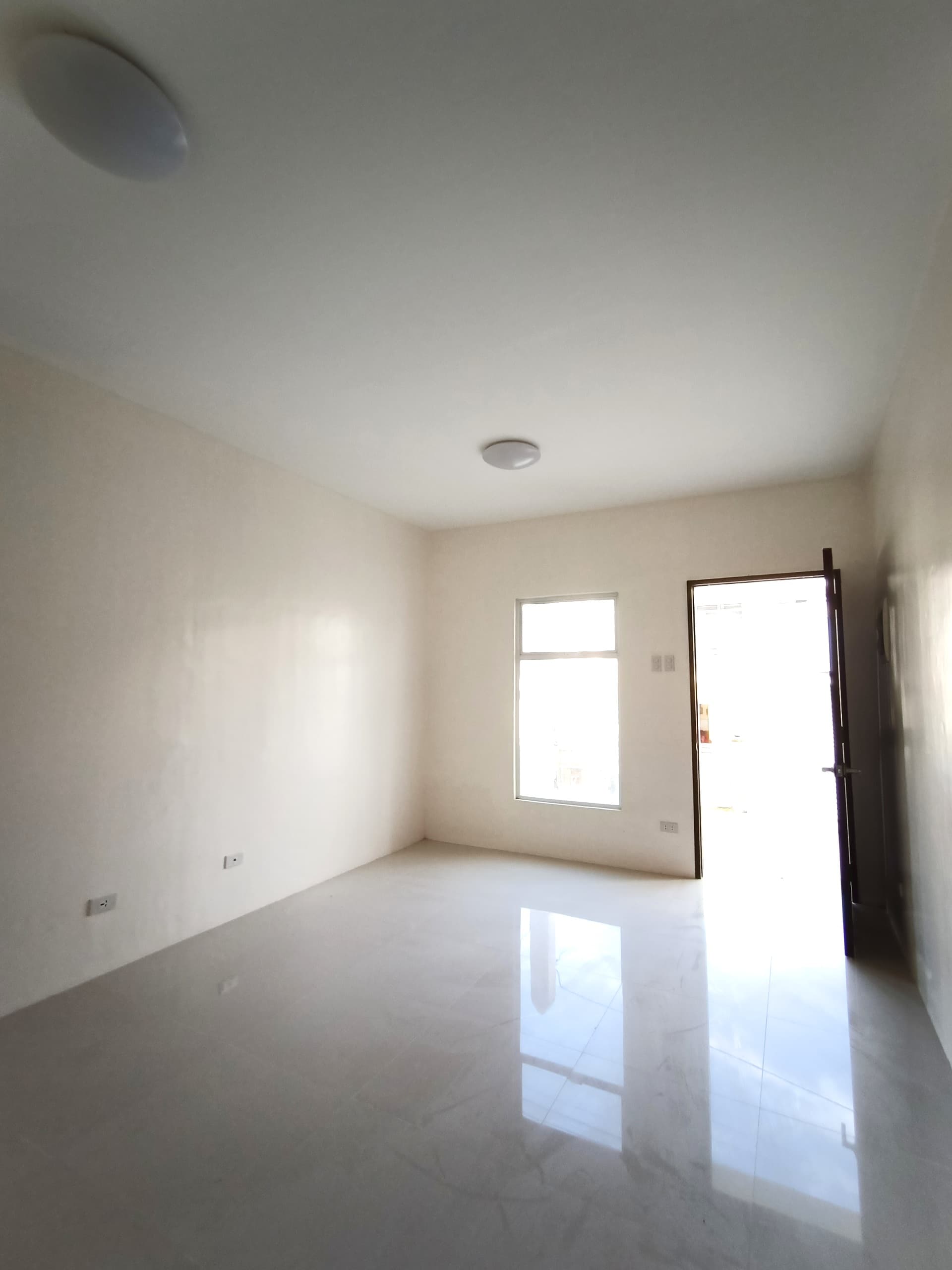 FOR SALE or ASSUME BRAND NEW TOWNHOUSE @ Velmiro Heights Subdivision, Minglanilla, Cebu - photo 2