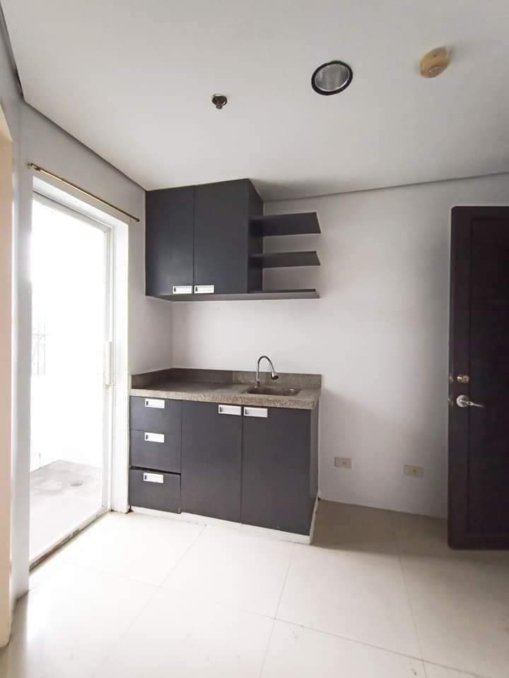 FOR RENT / SACRIFICE SALE 1BR CONDO IN CAPITOL, CEBU CITY - photo 2