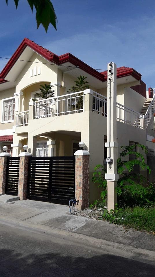 House and Lot for Rent in Corona Del Mar, Talisay City  - photo 4