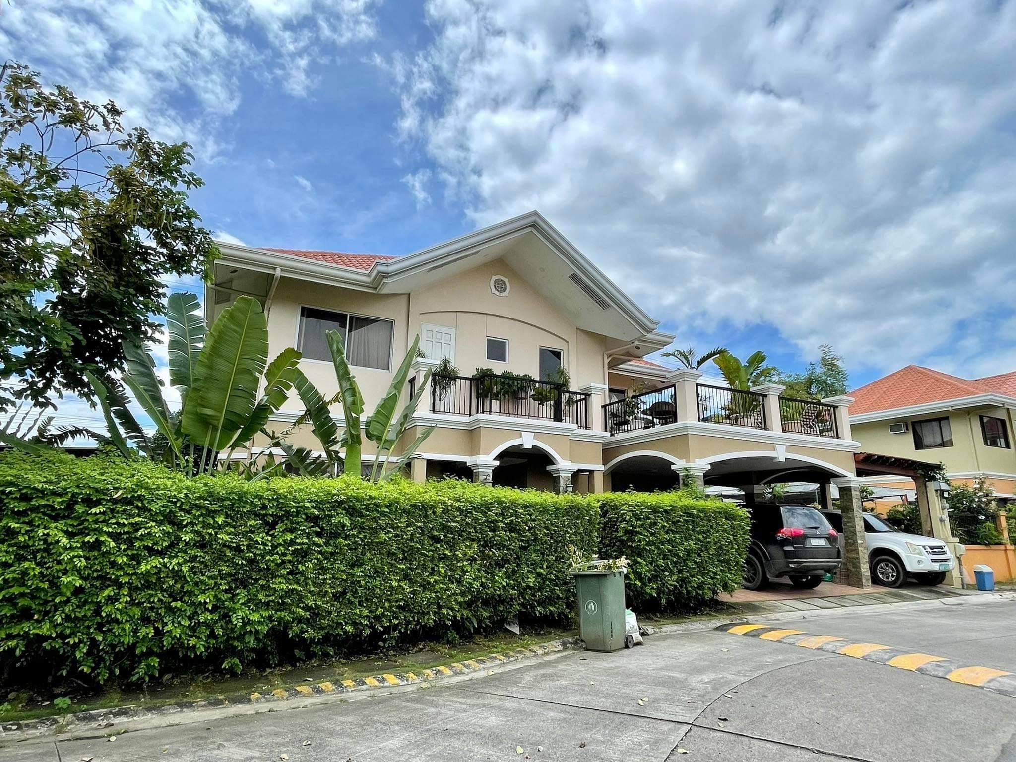 Big area House and Lot Single Detached For Sale Semi Furnished