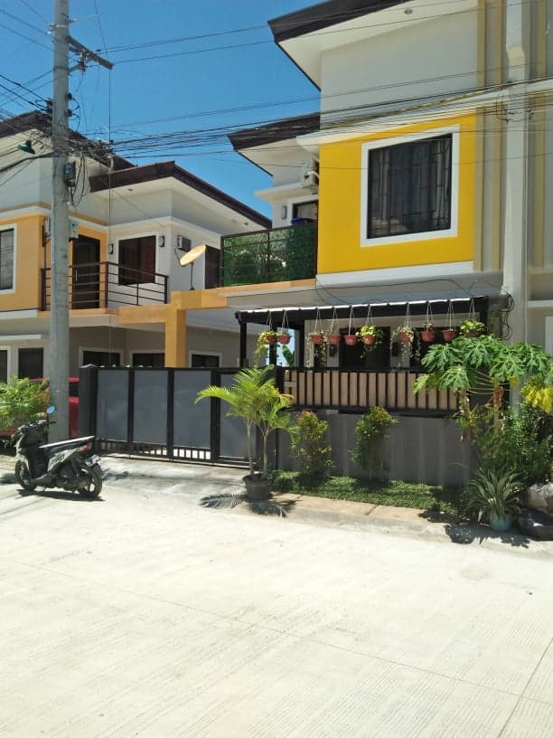 House and Lot For Sale Fully Furnished unit in Jugan Consolacion - photo 2