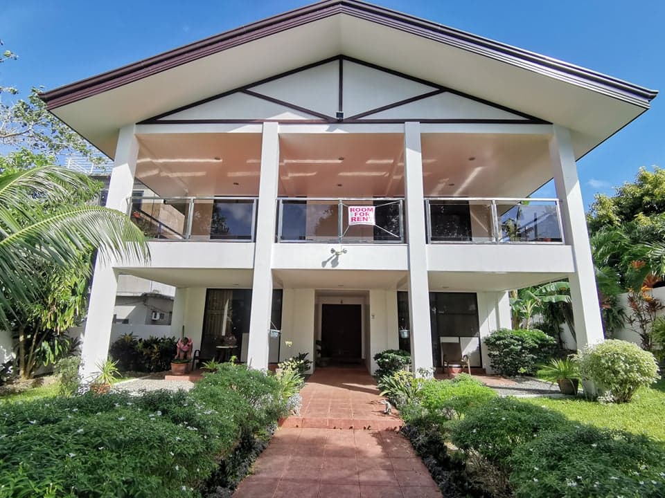 Boracay Modern House and Lots of Open Space 
