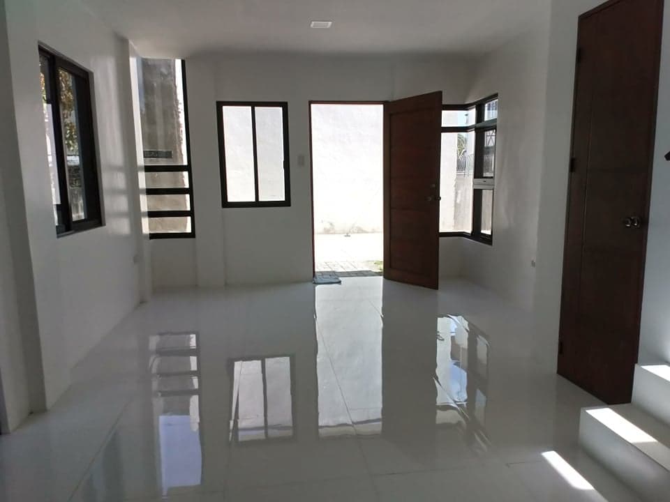 House and Lot - photo 5