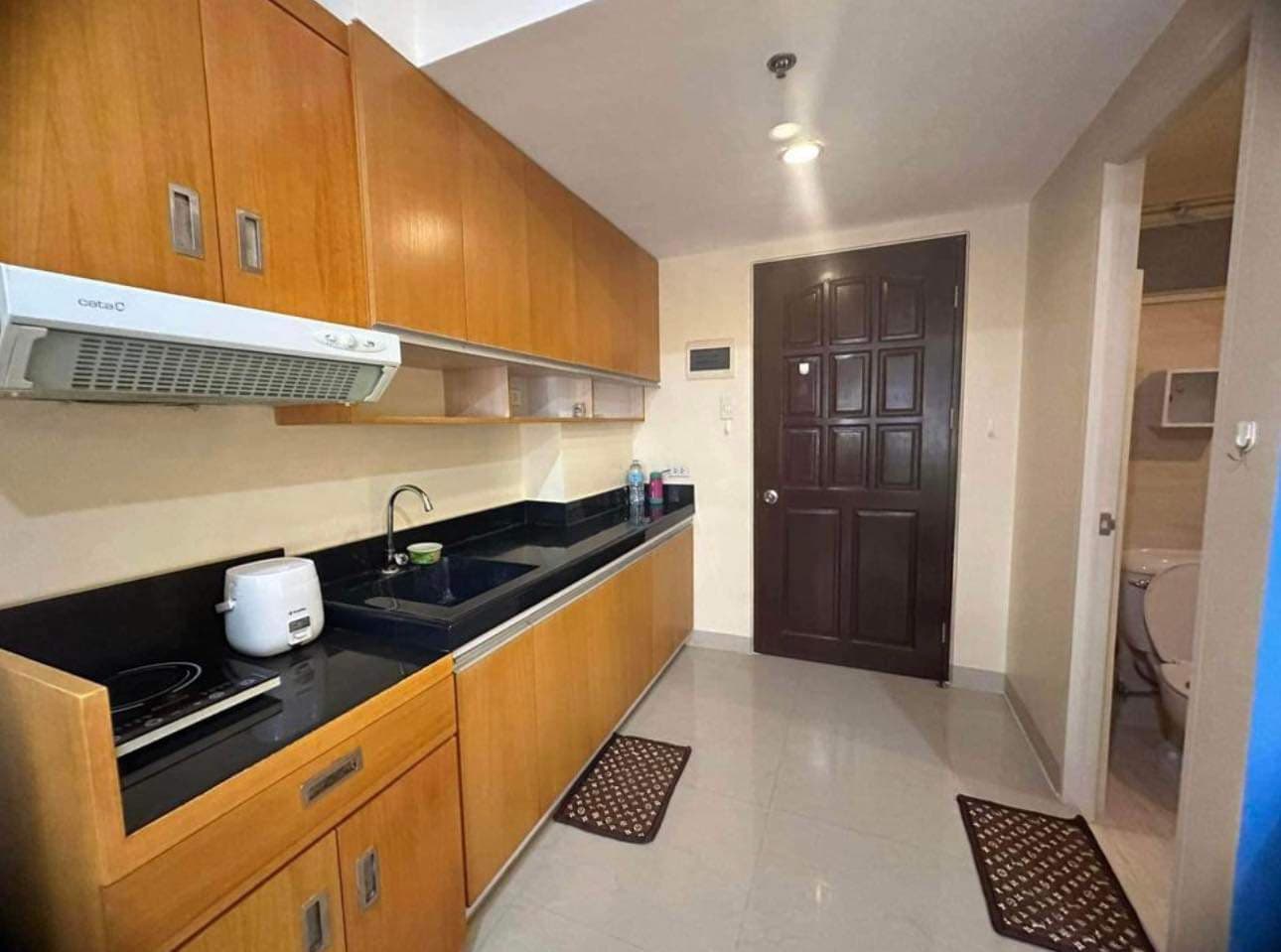 Fully furnished Studio Unit beside Ateneo de Cebu CLEAN TITLE - photo 4