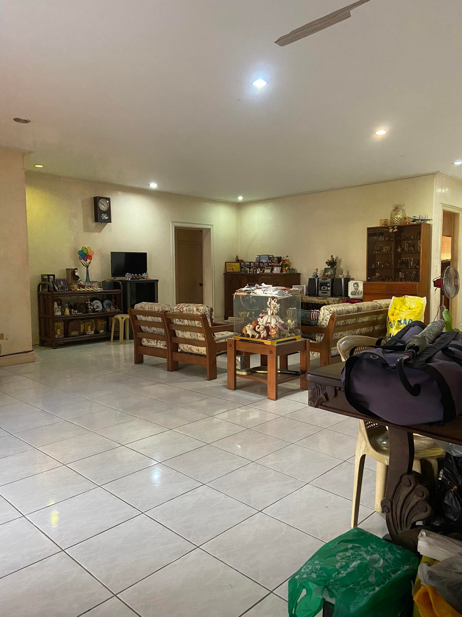 House and Lot for Sale in Horseshoe drive banawa - photo 3