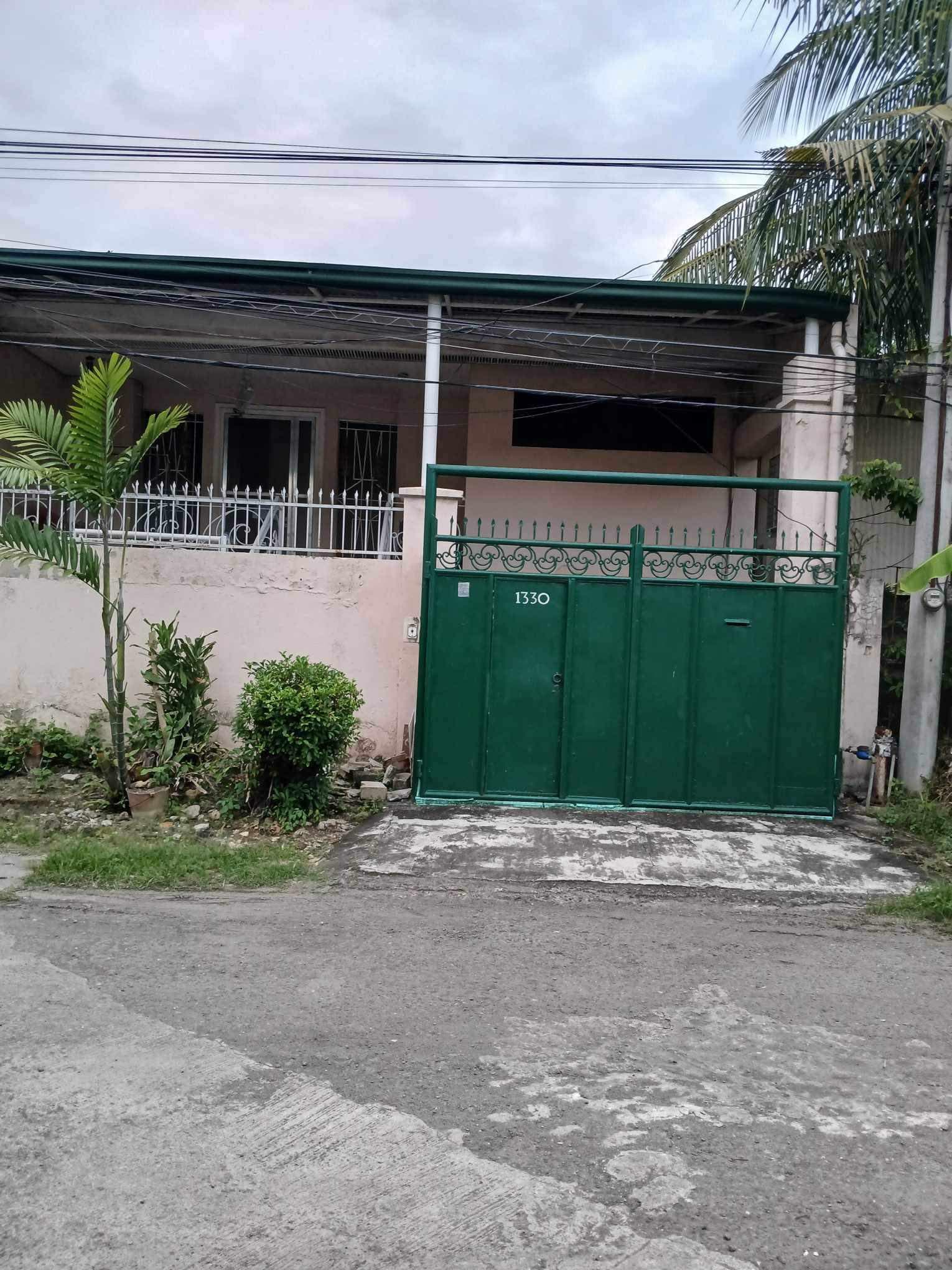 House and Lot for Sale in Horseshoe drive banawa - photo 1