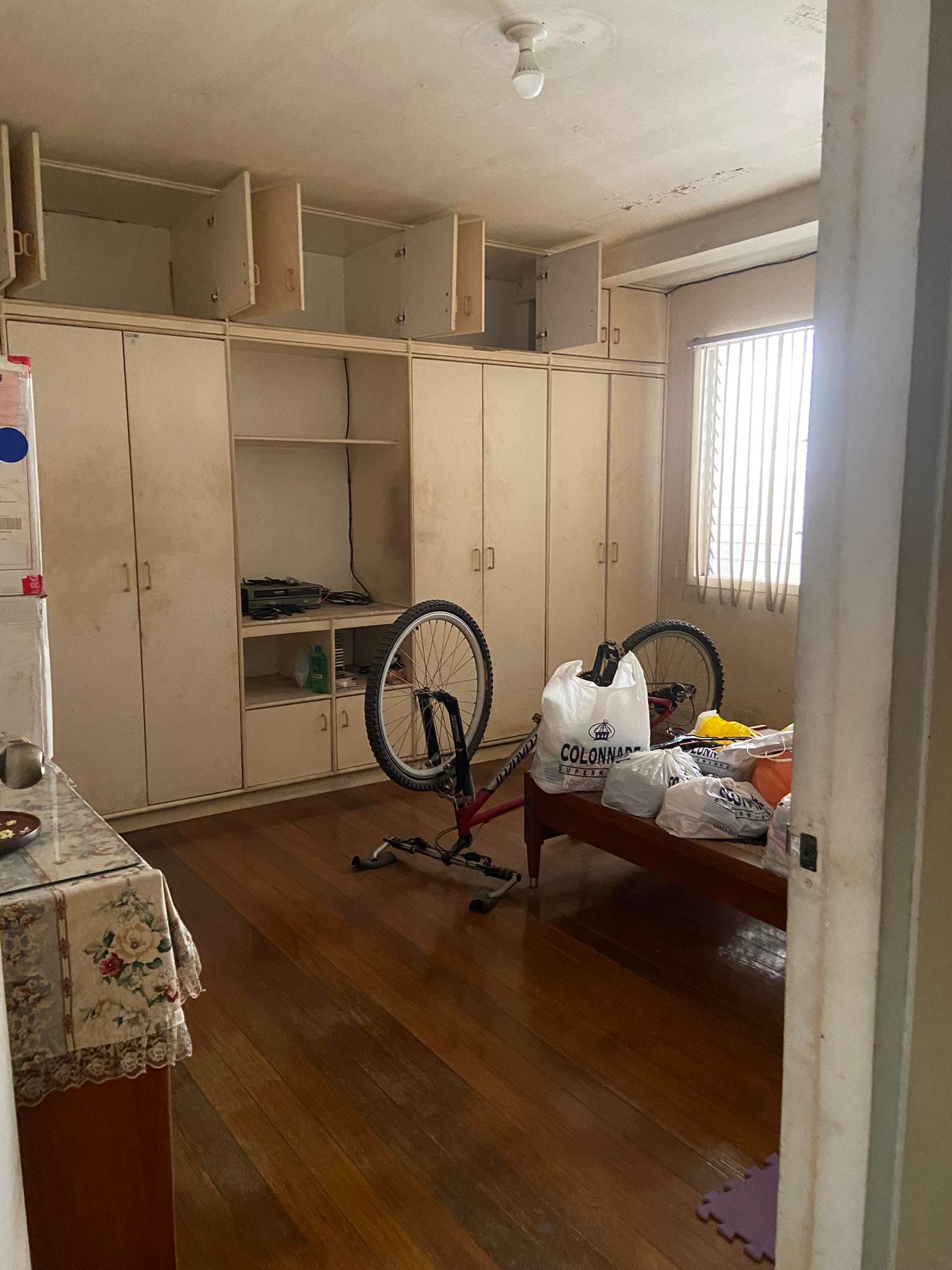 House and Lot for Sale in Horseshoe drive banawa - photo 5