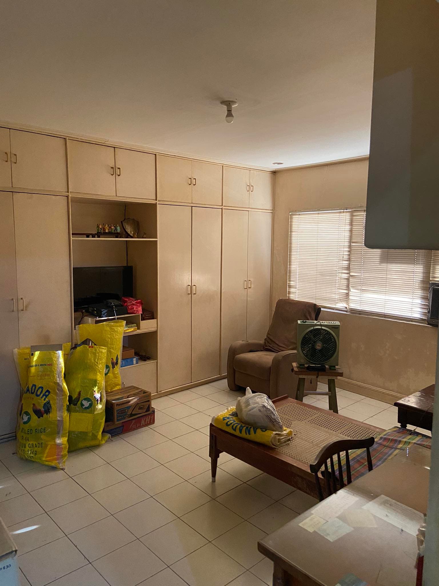 House and Lot for Sale in Horseshoe drive banawa - photo 4