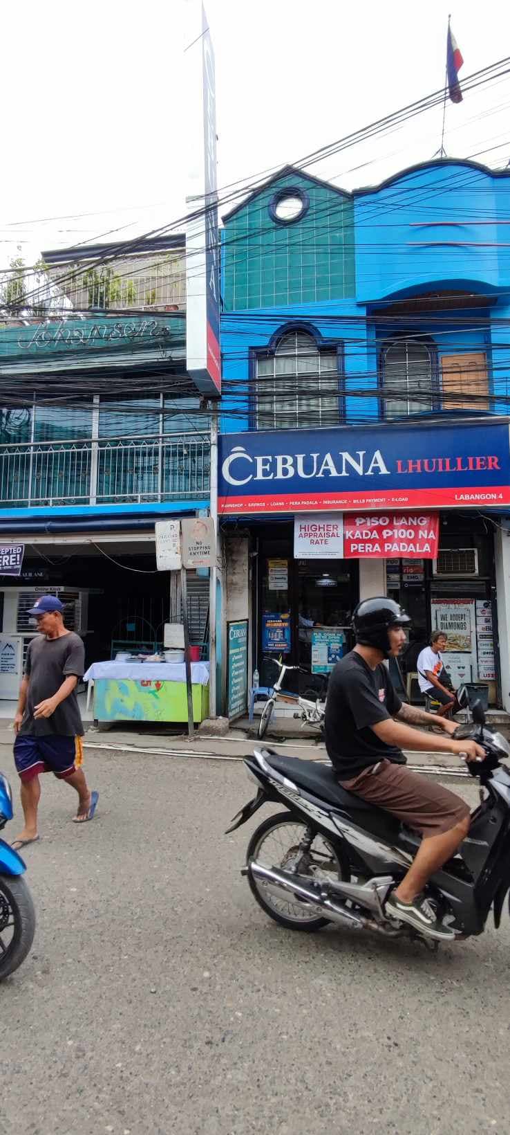 income generating commercial building with 11 doors apartment - photo 1