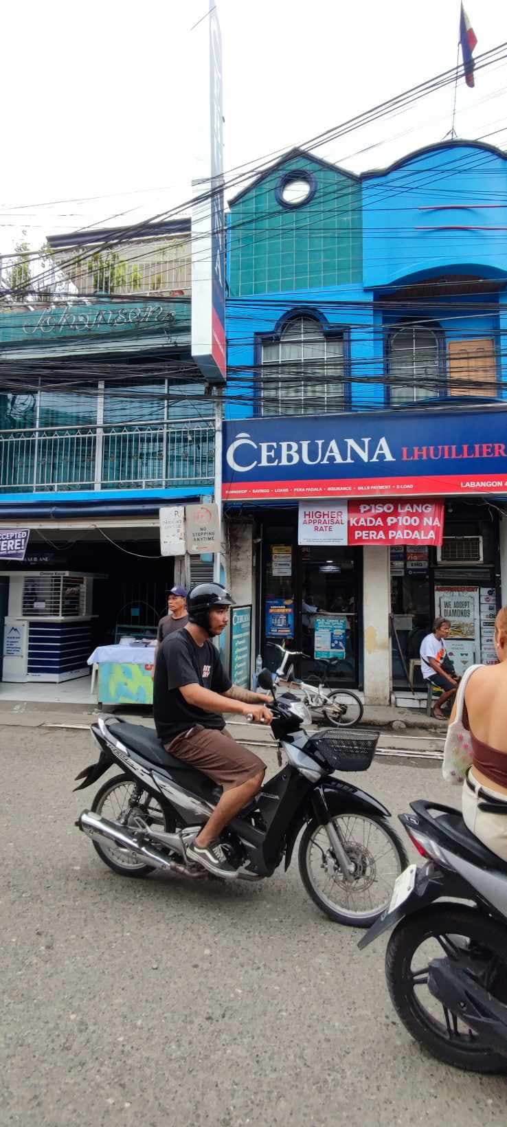 income generating commercial building with 11 doors apartment - photo 5