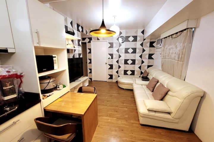 For Sale FULLY-FURNISHED 2BR Condo at Avida Tower 2, IT Park, Cebu - photo 1