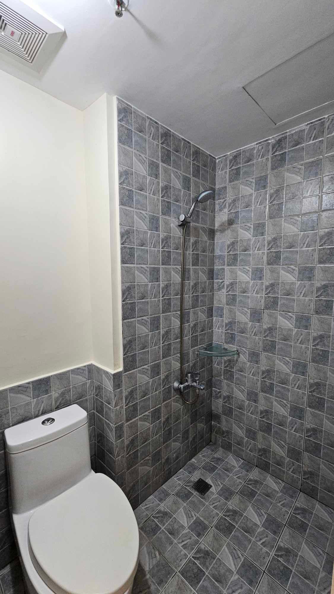 SACRIFICE SALE STUDIO UNIT IN GRAND RESIDENCES NORTH TOWERA with golf course view - photo 1