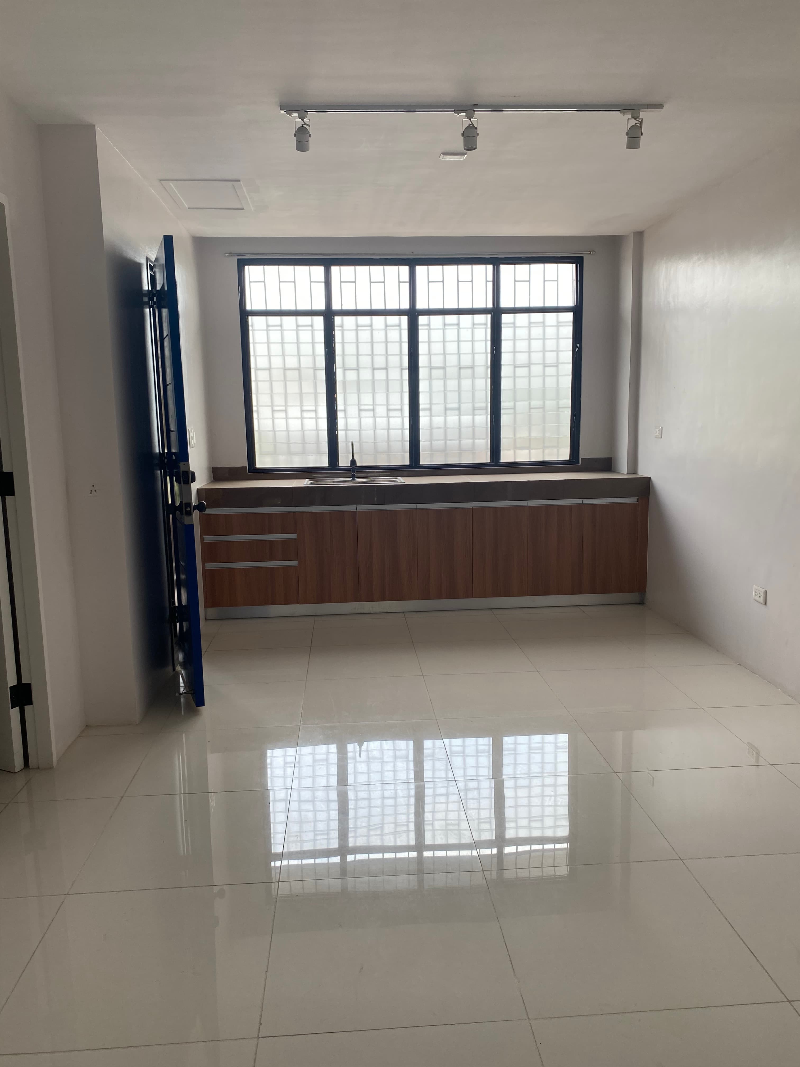 111-2023000136 - photo 4