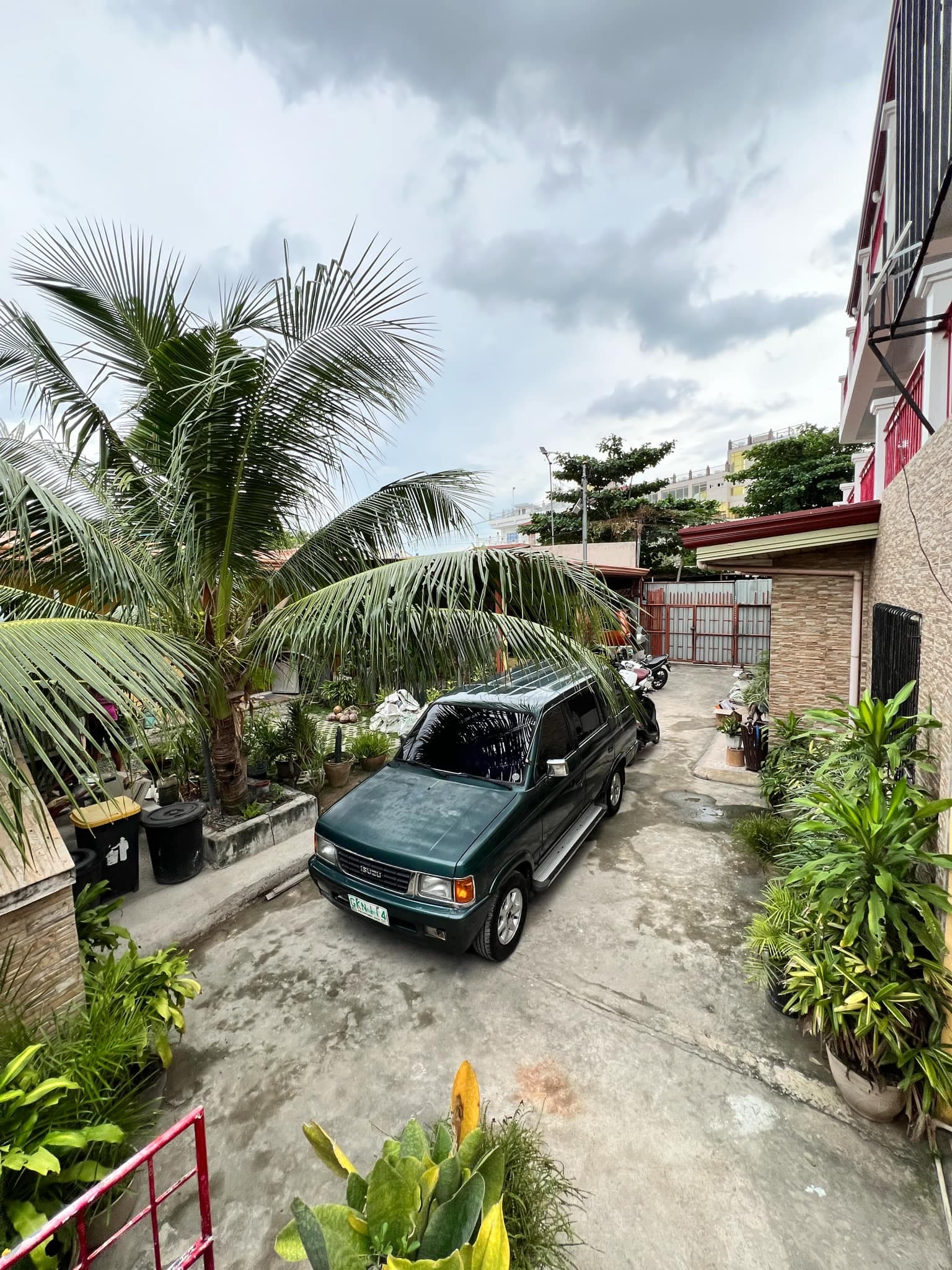 INCOME GENERATING PROPERTY 3 COMMERCIAL UNITS WITH 3 STOREY HOUSE AND 5 APARTMENTS - photo 5