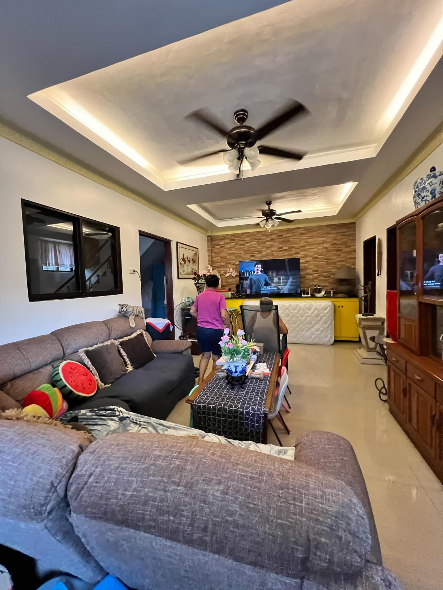 INCOME GENERATING PROPERTY 3 COMMERCIAL UNITS WITH 3 STOREY HOUSE AND 5 APARTMENTS - photo 7