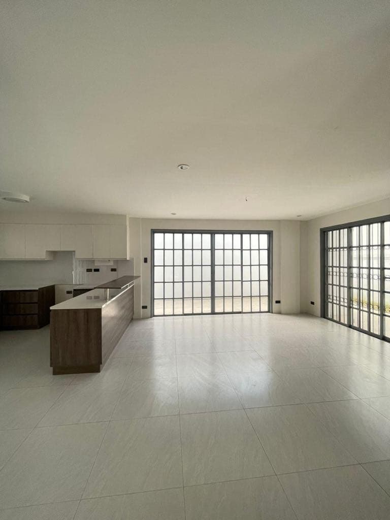 FILINVEST EAST HOUSE - photo 4