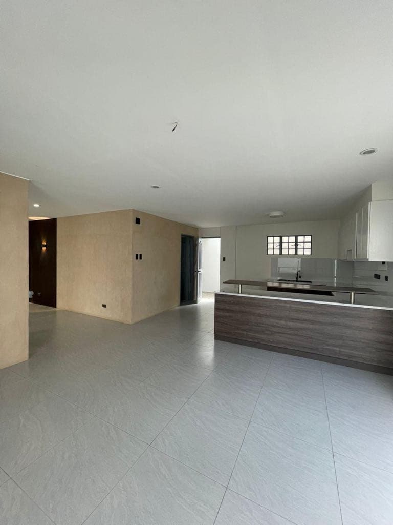 FILINVEST EAST HOUSE - photo 2