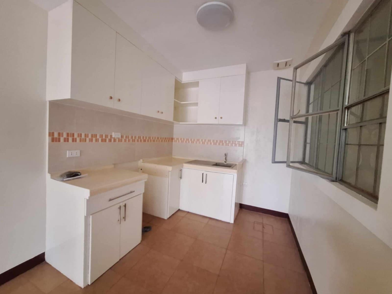 HOUSE AND LOT FOR SALE AT BASAKLAPU-LAPU - photo 2