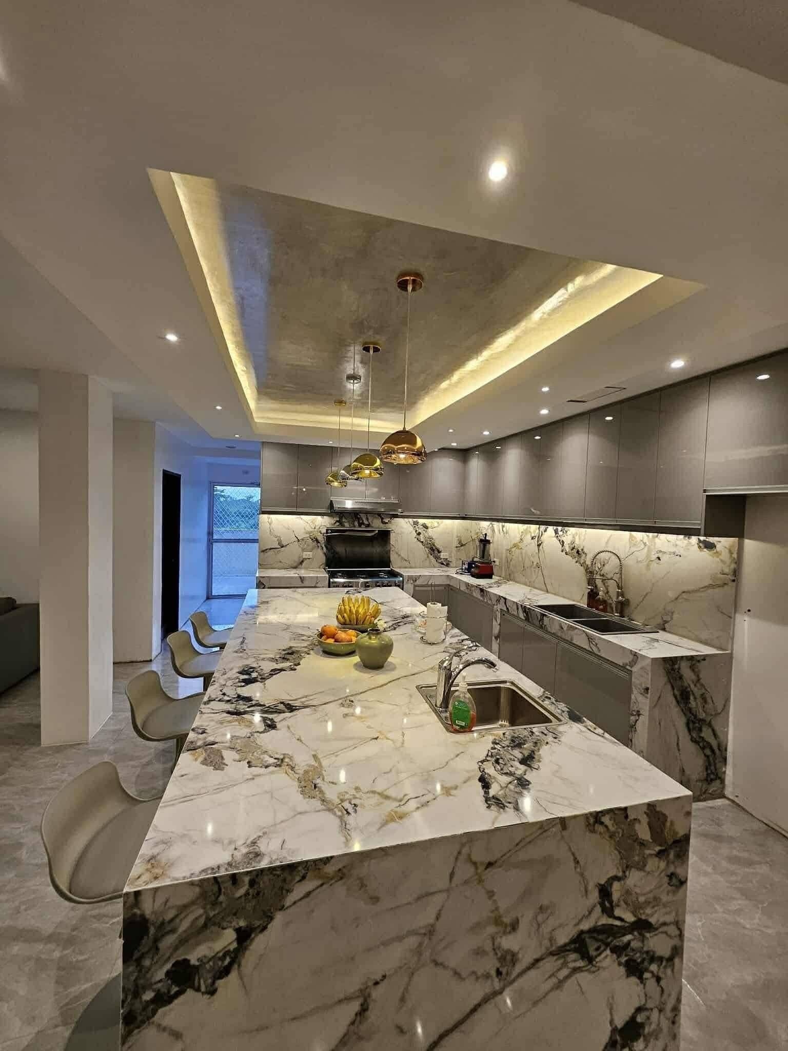 Ultra-Luxury Brand New 6-Storey House & Lot for Sale with Elevator access & Swimming Pool - photo 3