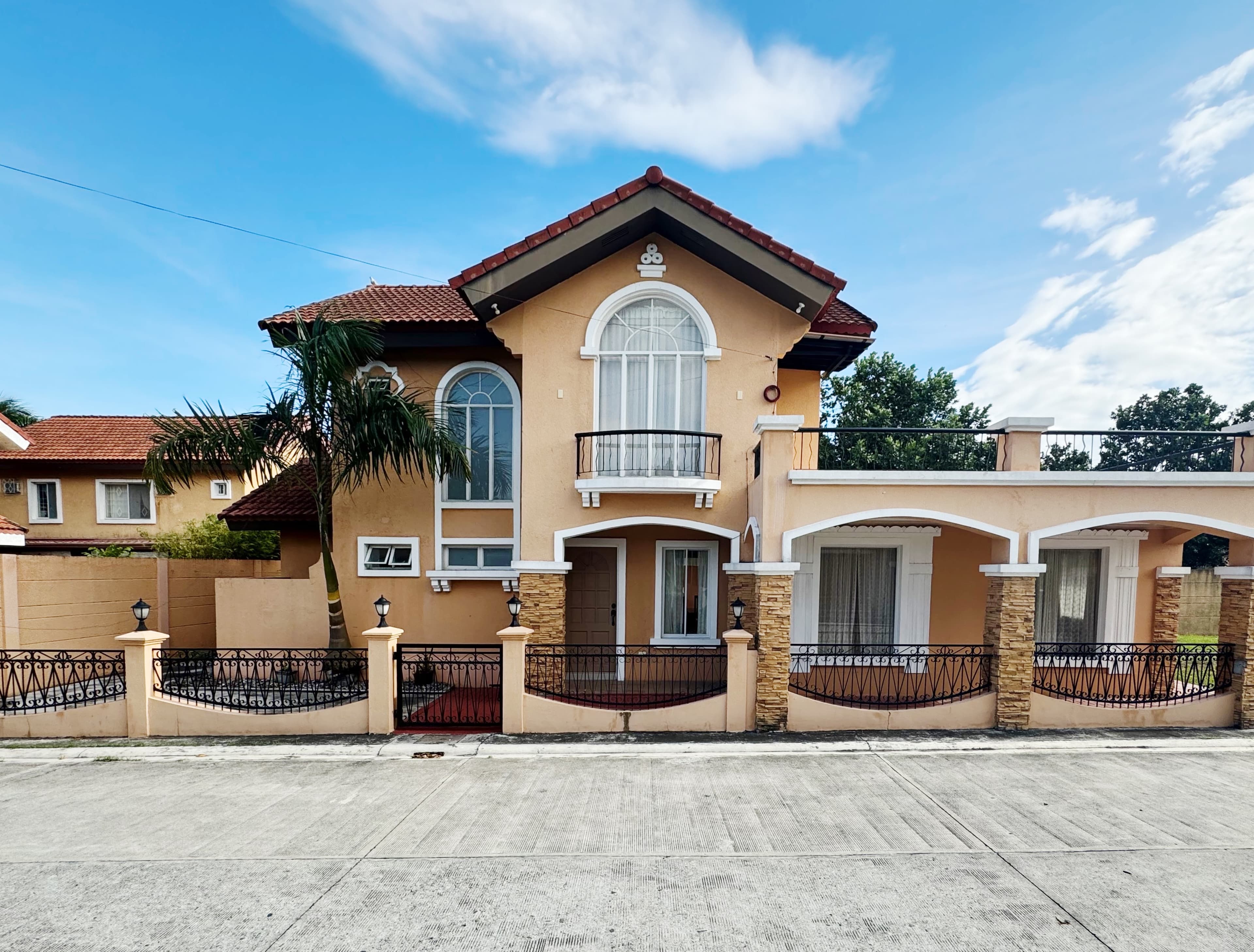 4BR Camella House and Lot - photo 2