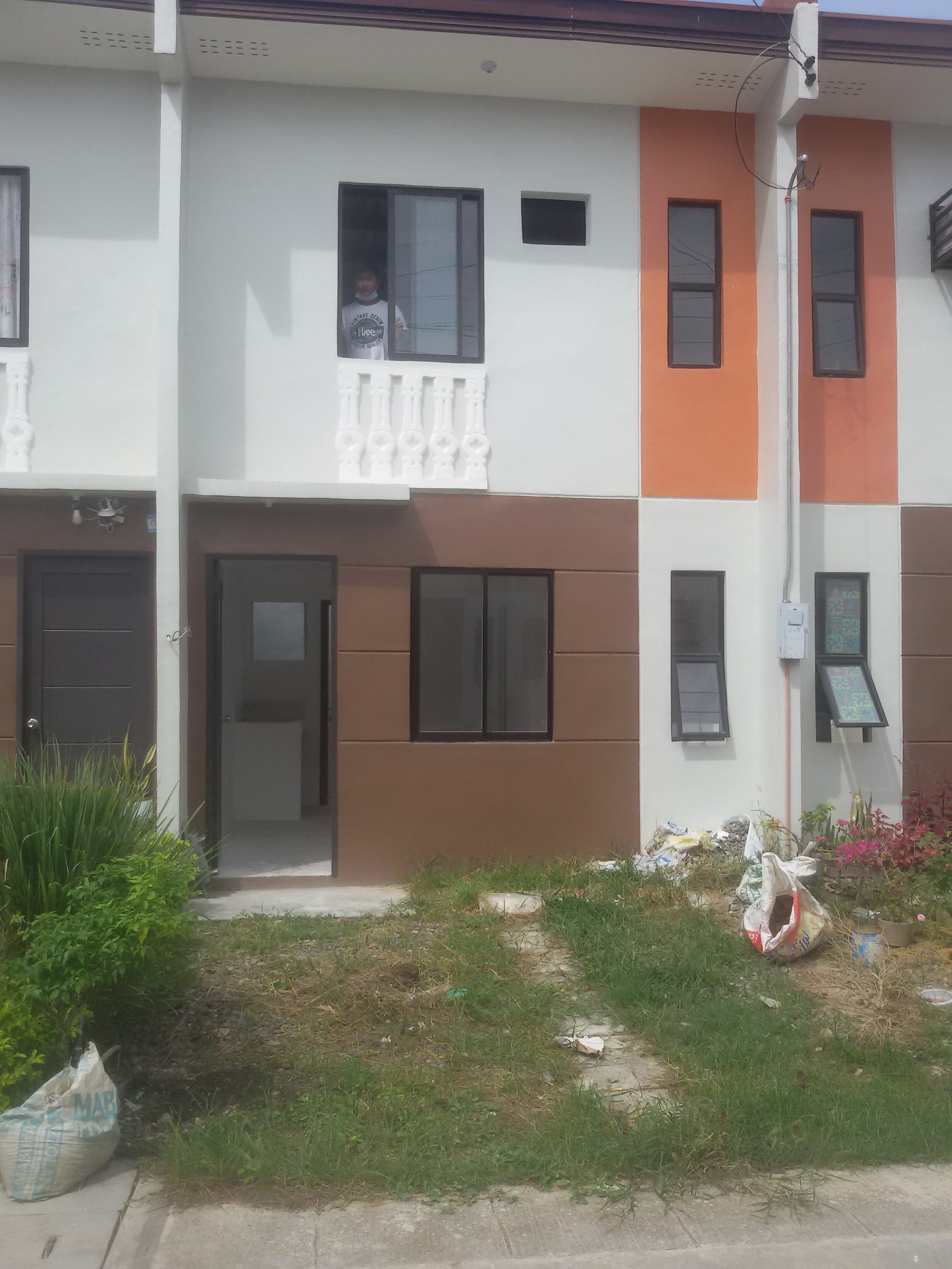 MDarmstrong/tierra nava car car