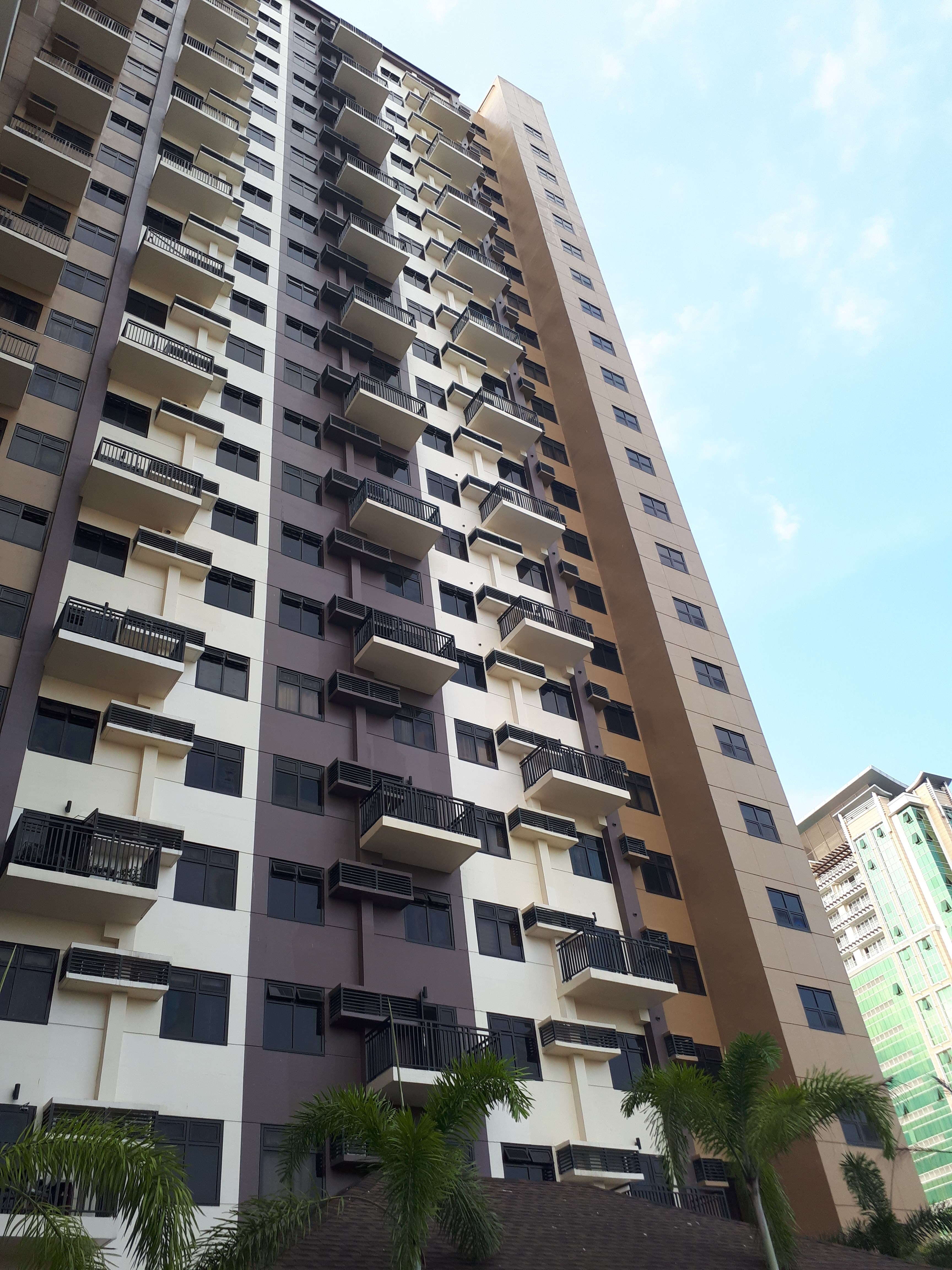 2 Bedroom Condo Unit Azalea Place Cebu for Rent Php45K a Month with 2 CarPark - photo 3