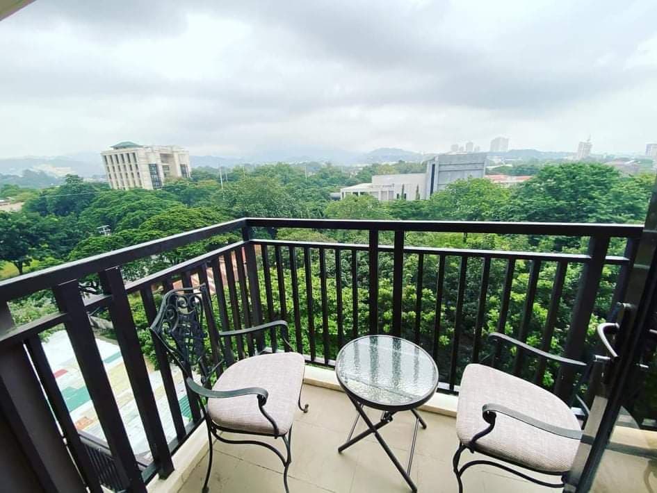 For Rent: 1 Bedroom Azalea Place Condominium Cebu City Php20K a month - photo 2