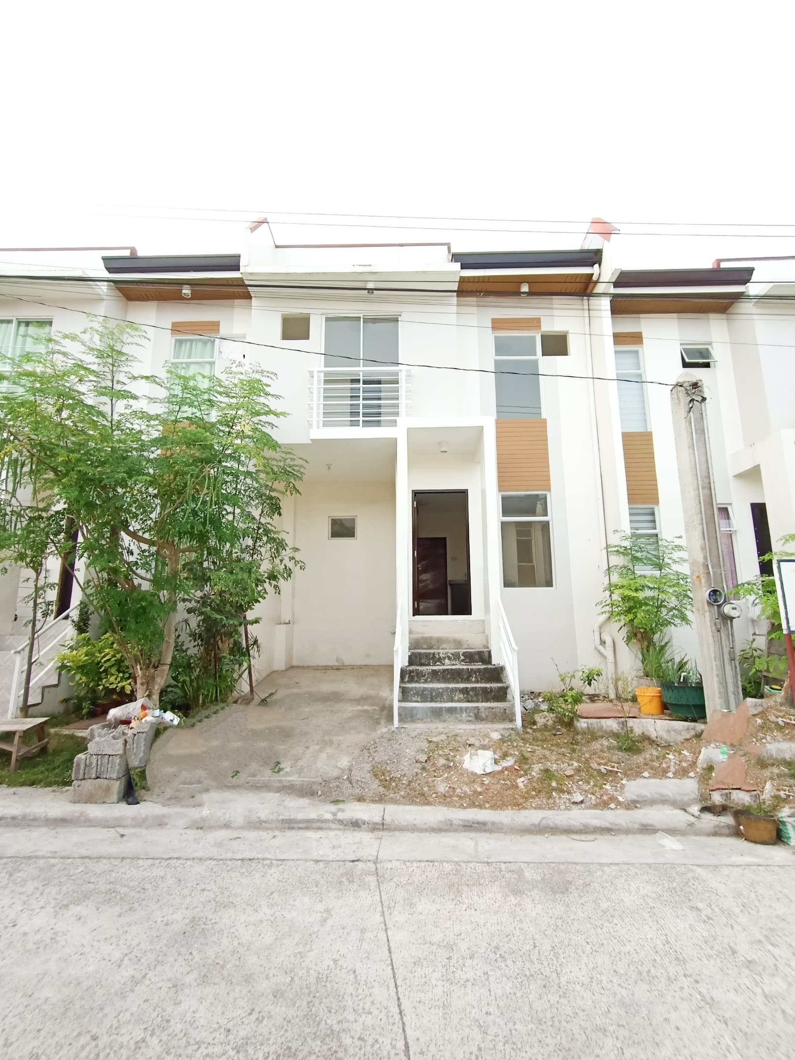 FOR SALE or ASSUME BRAND NEW TOWNHOUSE @ Velmiro Heights Subdivision, Minglanilla, Cebu