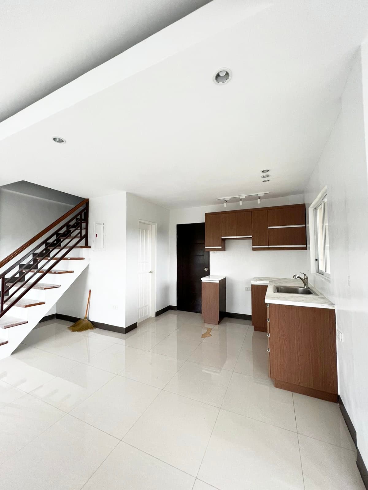 FOR SALE BRAND NEW HOUSE AND LOT - LAPULAPU CITY, CEBU - photo 3