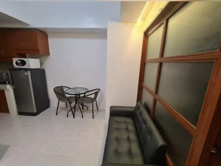 AFFORDABLE 1 BEDROOM W/BALCONY FULLY FURNISHED CONDO UNIT IN MAKATI CBD - photo 4