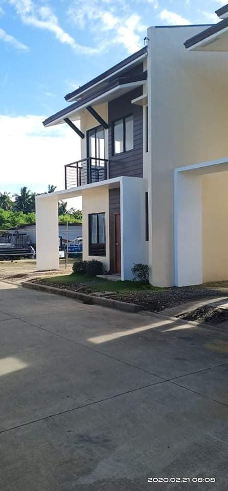 House and lot for assume - photo 2