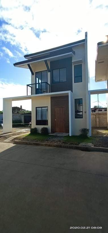 House and lot for assume - photo 1