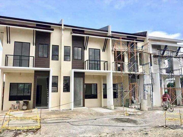 Serenis South Townhouse for Assume - photo 6