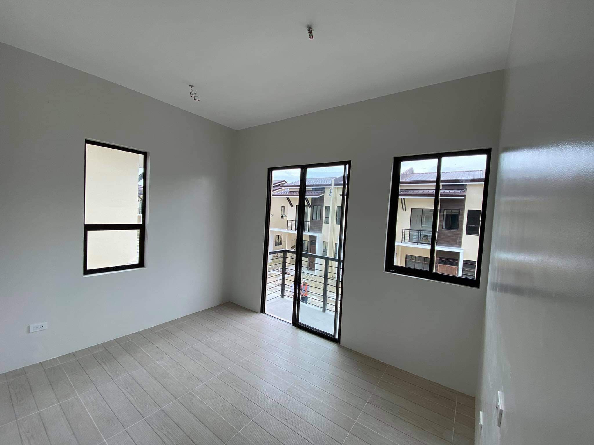 Serenis Townhouse End Unit for Assume - photo 3