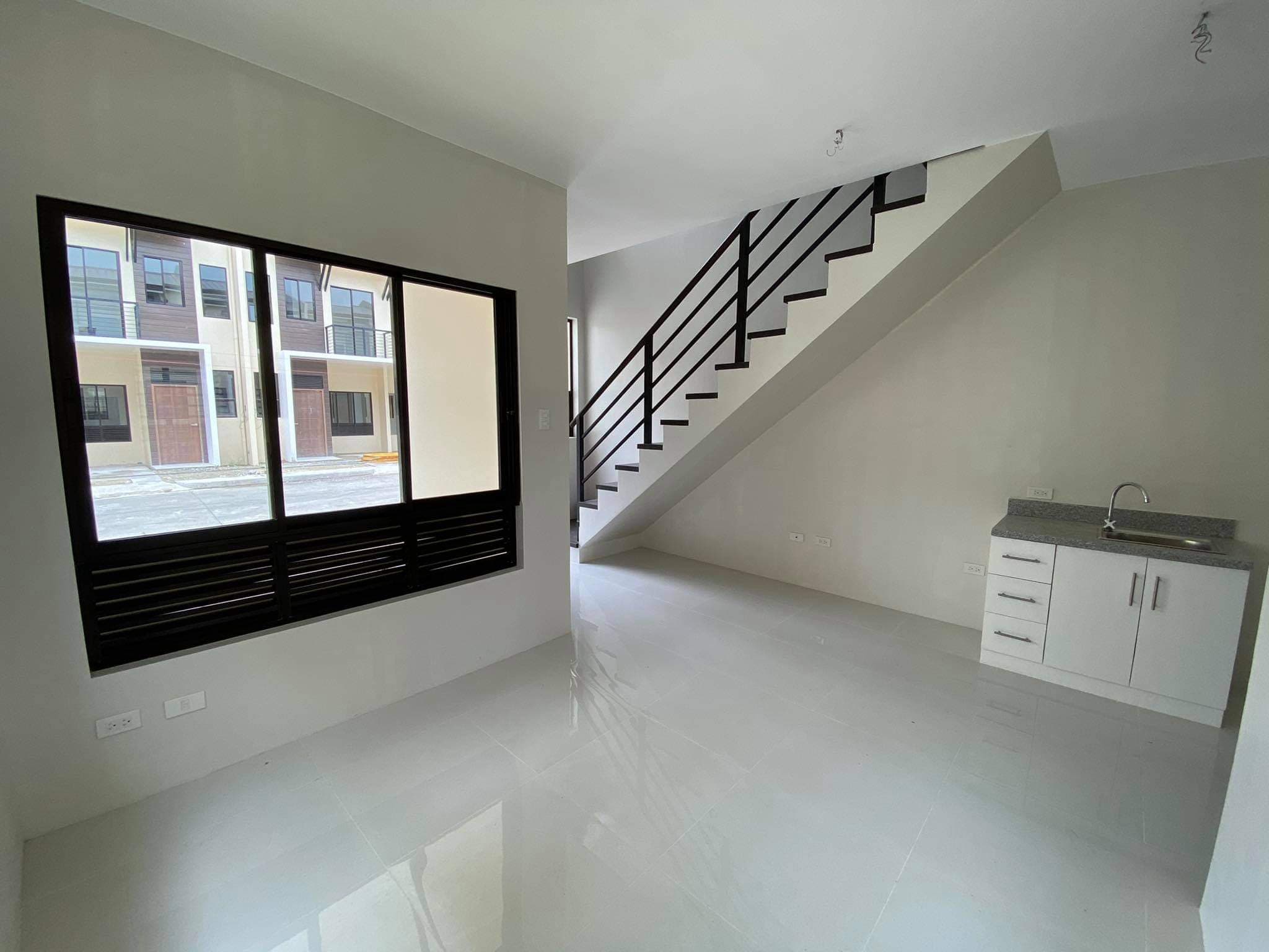 Serenis Townhouse End Unit for Assume - photo 6