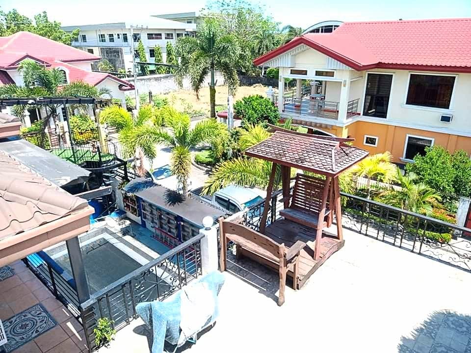 RUSH!! RUSH!!! RUSH!!! Spacious corner house and lot with swimming pool!! - photo 5