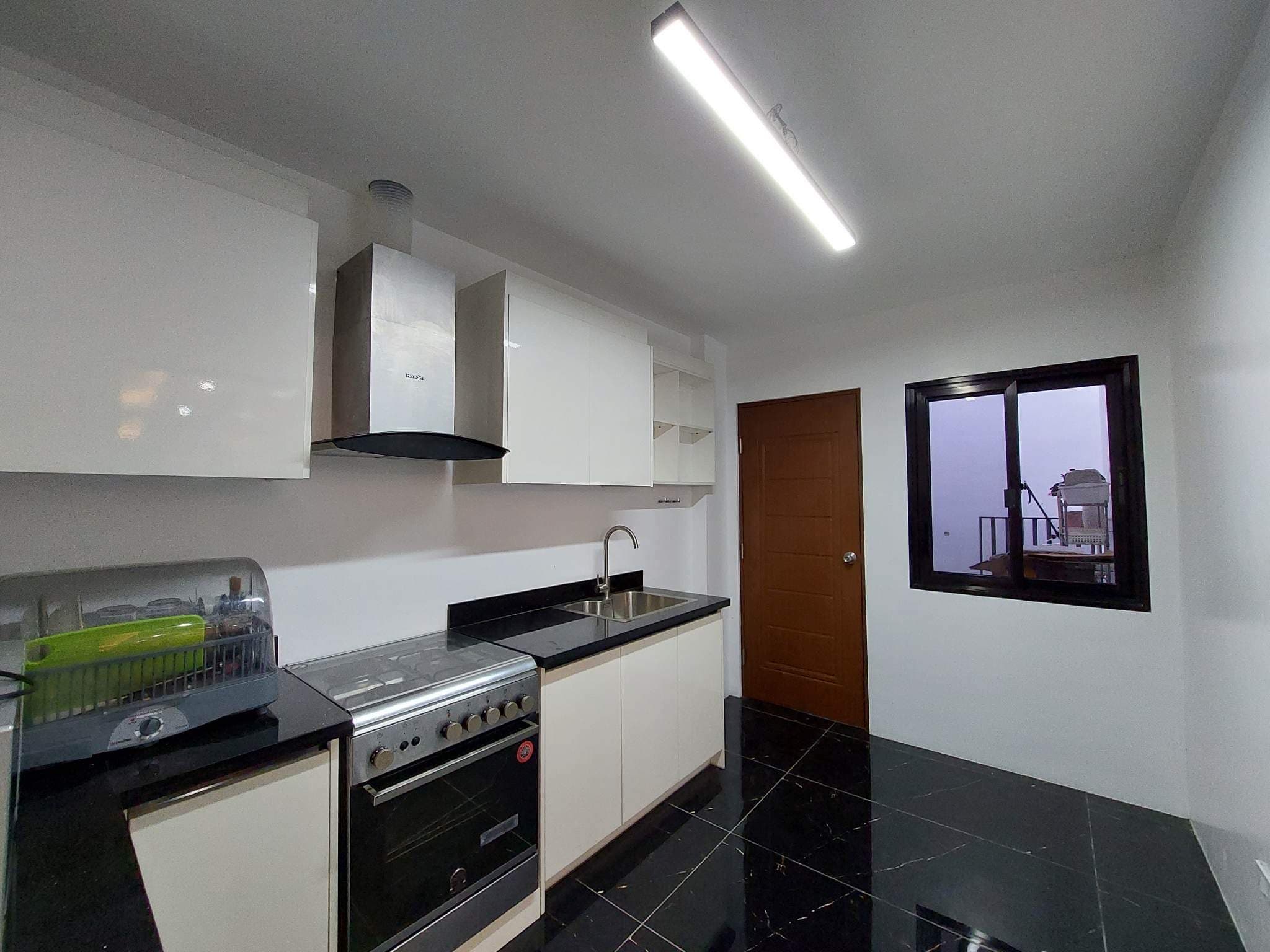 Modern Houss and Lot - photo 6