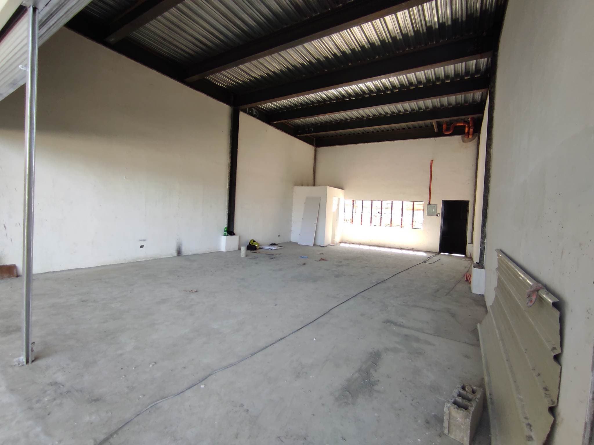 COMMERCIAL AND OFFICE SPACE FOR RENT WITH WIDE PARKING SPACE, ALONG THE HIGHWAY IN CAGAYAN DE ORO CITY - photo 3