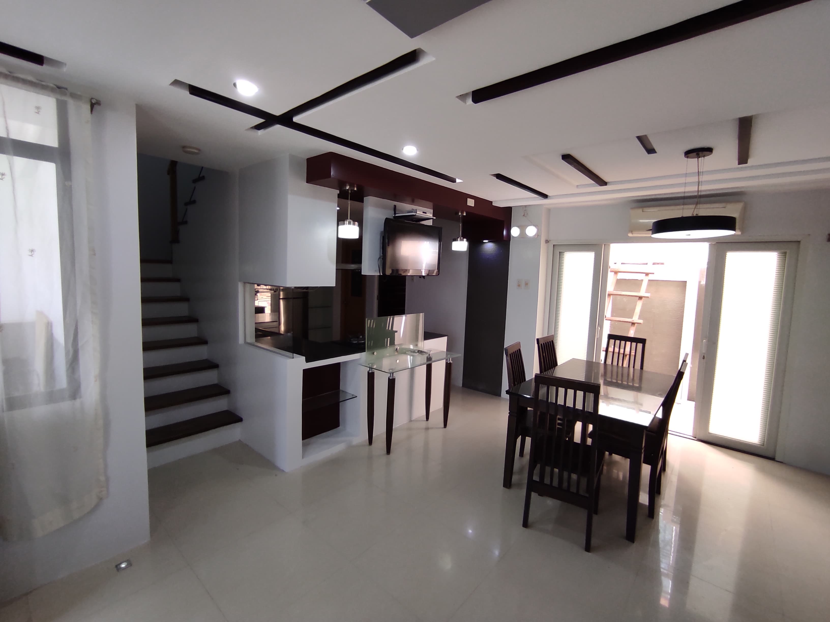 FOR LEASE 4 BEDROOM HIGH-END TOWNHOUSE UNIT IN COURTYARD PUEBLO DE ORO