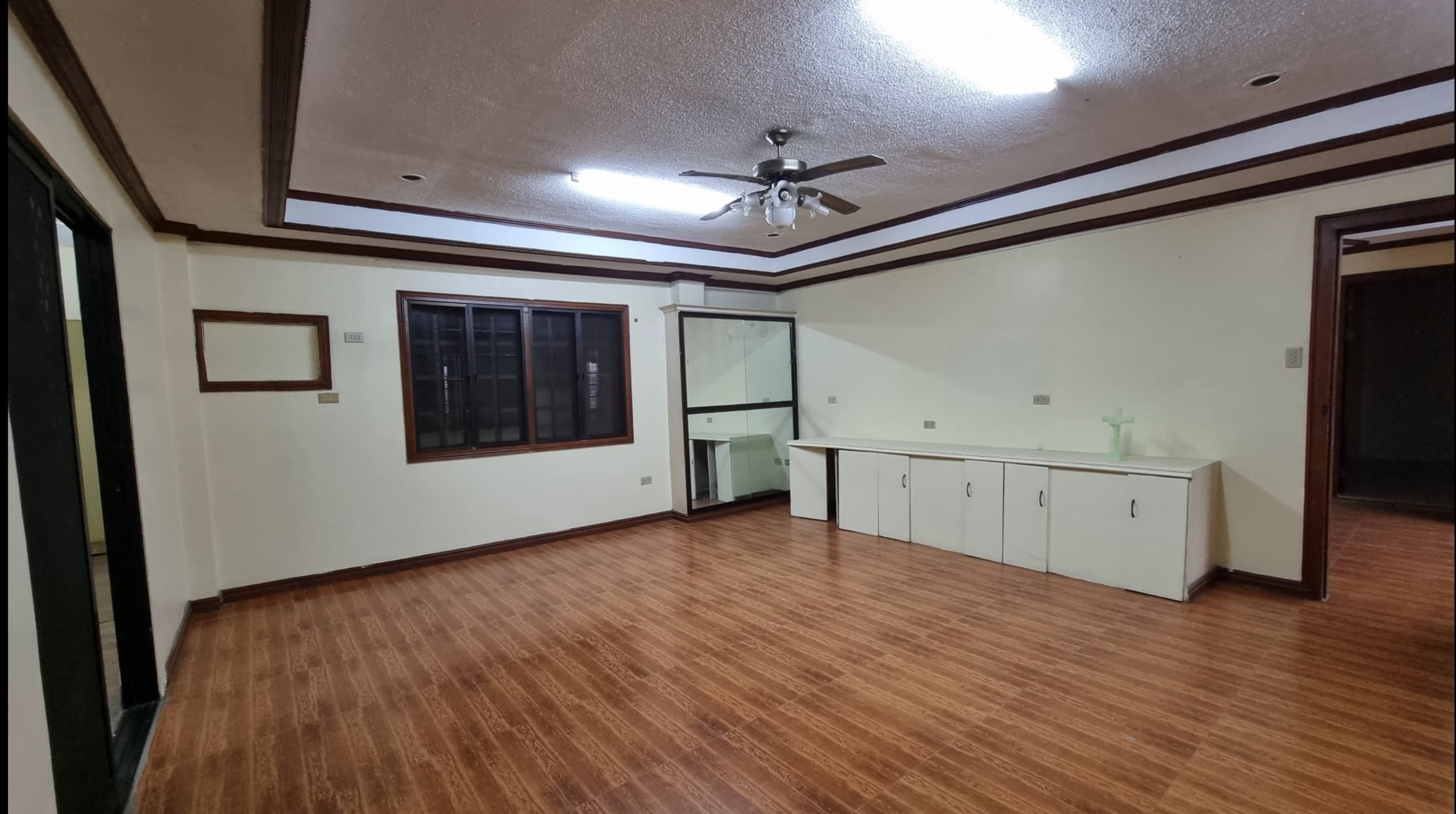 OFFICE WITH 6 ROOMS - photo 6