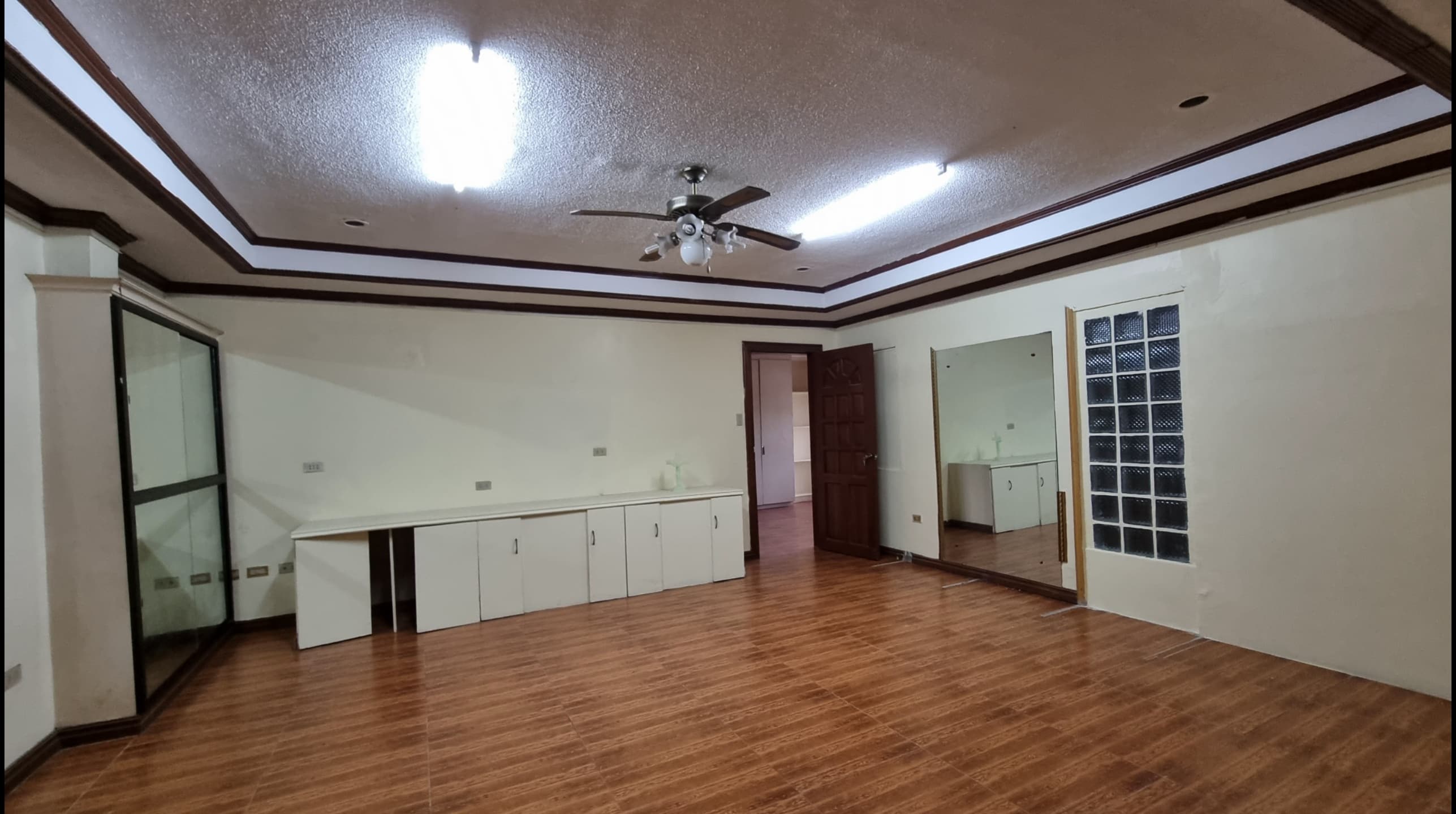 OFFICE WITH 6 ROOMS - photo 5