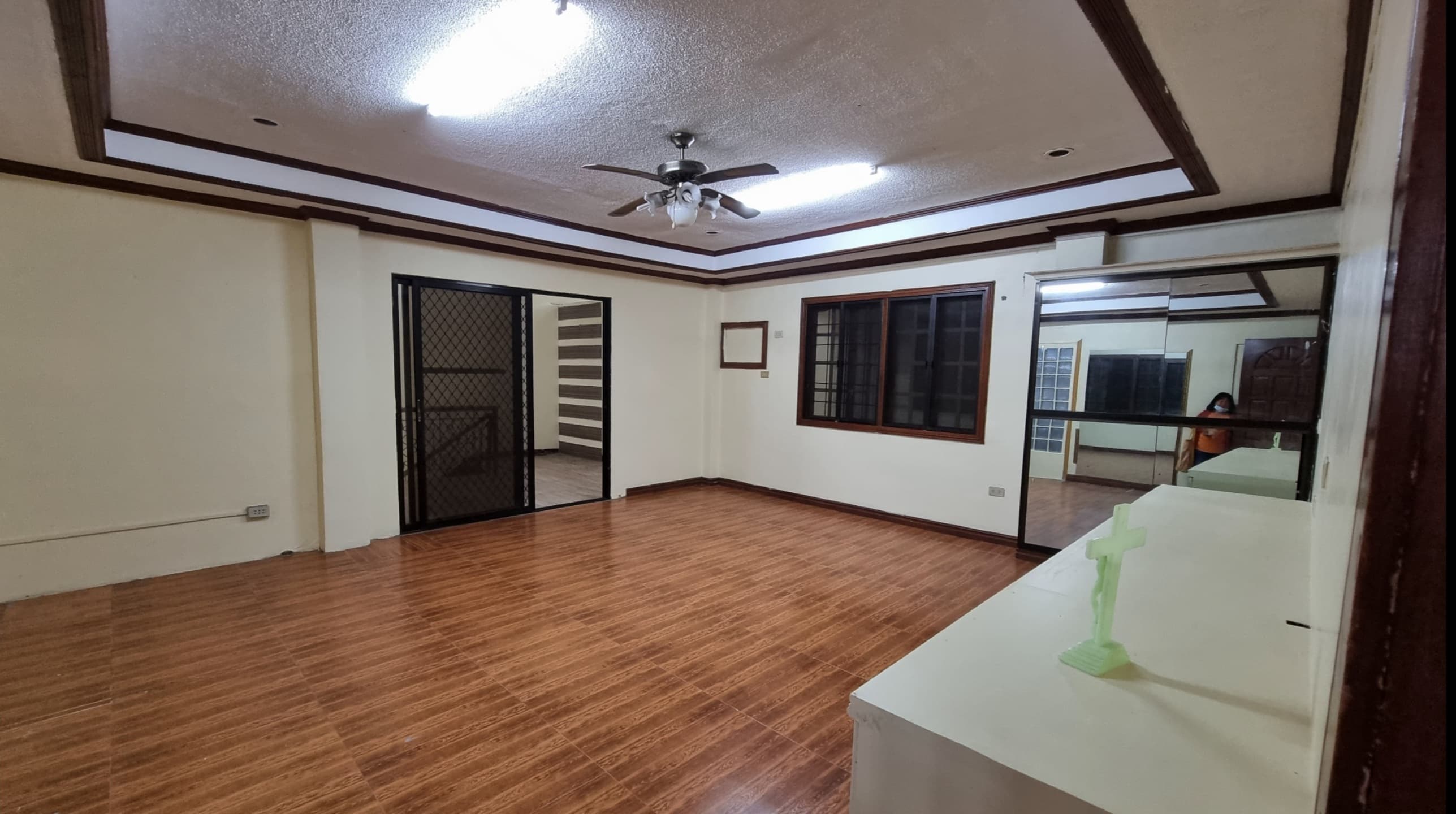 OFFICE WITH 6 ROOMS - photo 2