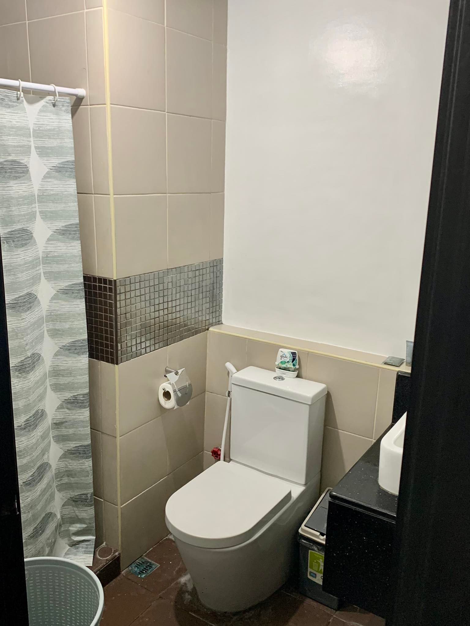 FOR RENT!!! 2 Bedroom with Parking in Azalea Place - photo 3