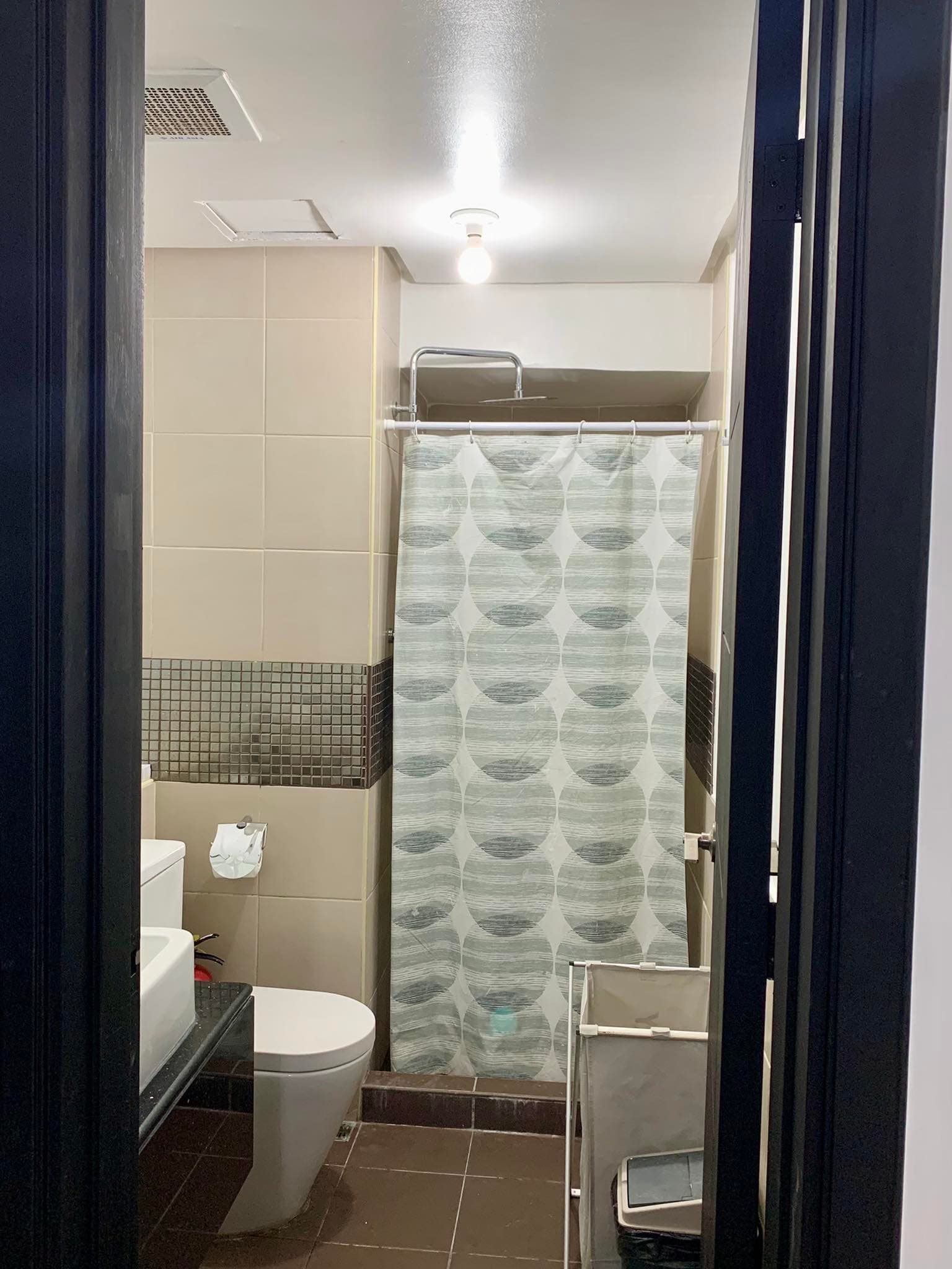 FOR RENT!!! 2 Bedroom with Parking in Azalea Place