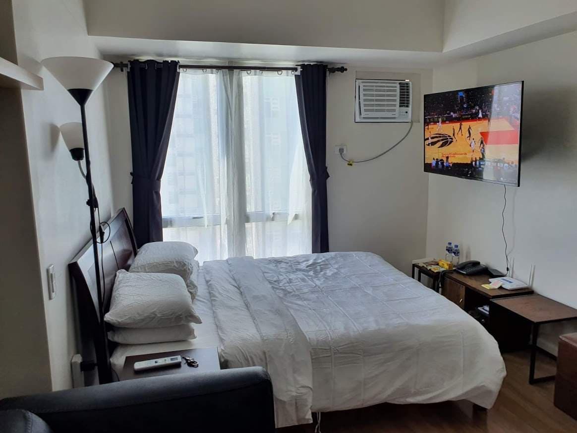 FULLY FURNISHED STUDIO UNIT WITH PARKING IN SOLINEA - photo 3