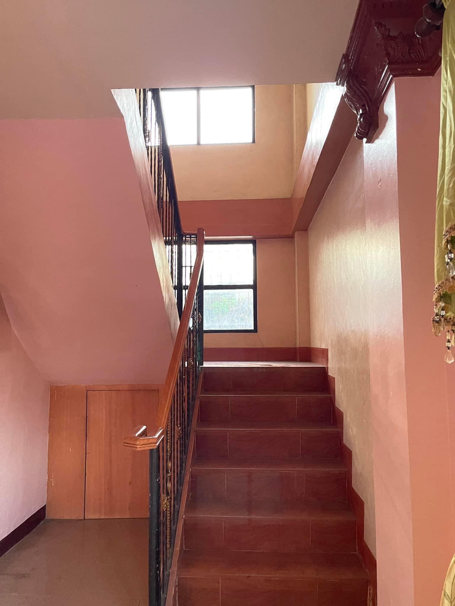 5 BEDROOM HOUSE AND LOT - photo 4