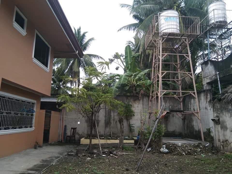 5 BEDROOM HOUSE AND LOT - photo 1