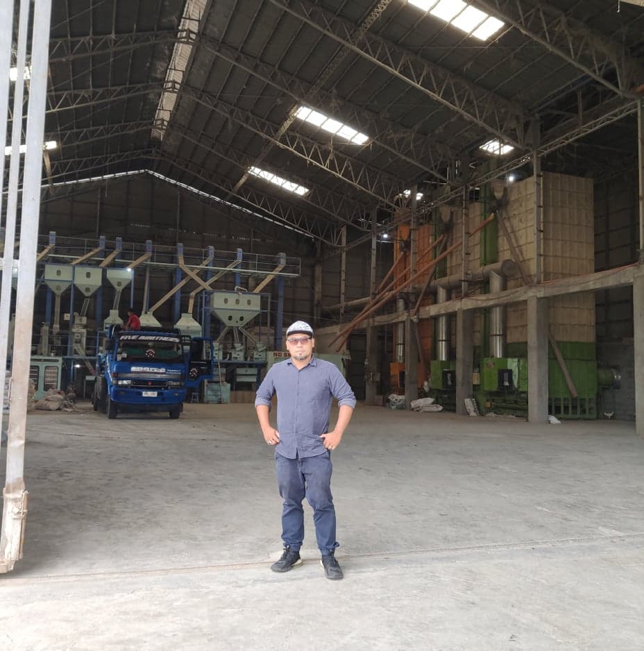 2 Has Lot with Rice Mill ,Sorter and Hammer mill