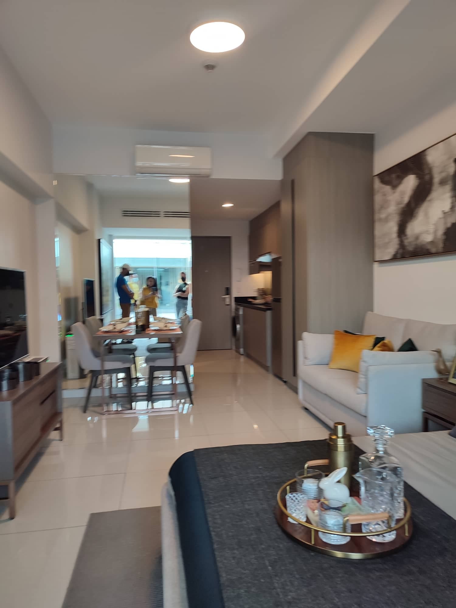 For Assume Mandani Bay Studio unit with balcony - photo 3