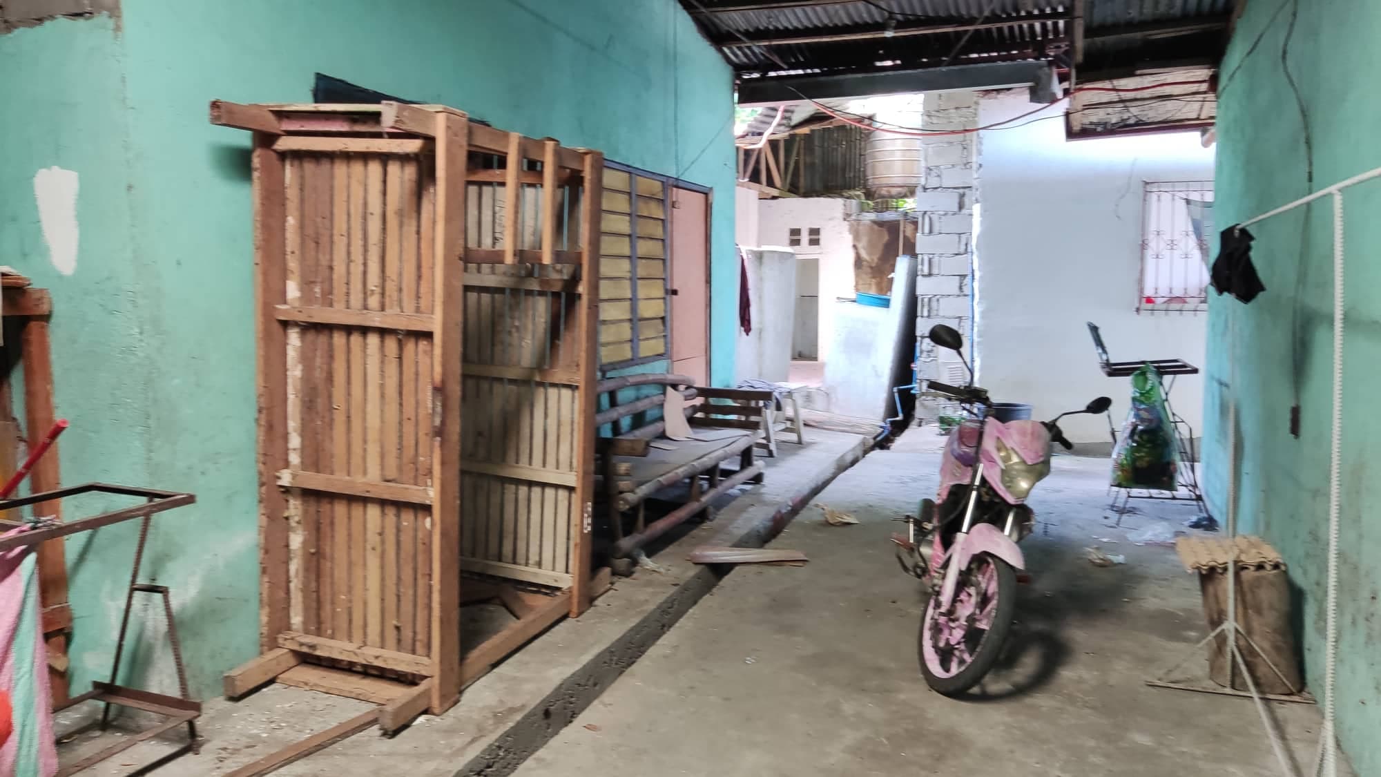 INCOME GENERATING COMMERCIAL BUILDING WITH BOARDING HOUSE CORNER LOT - photo 3